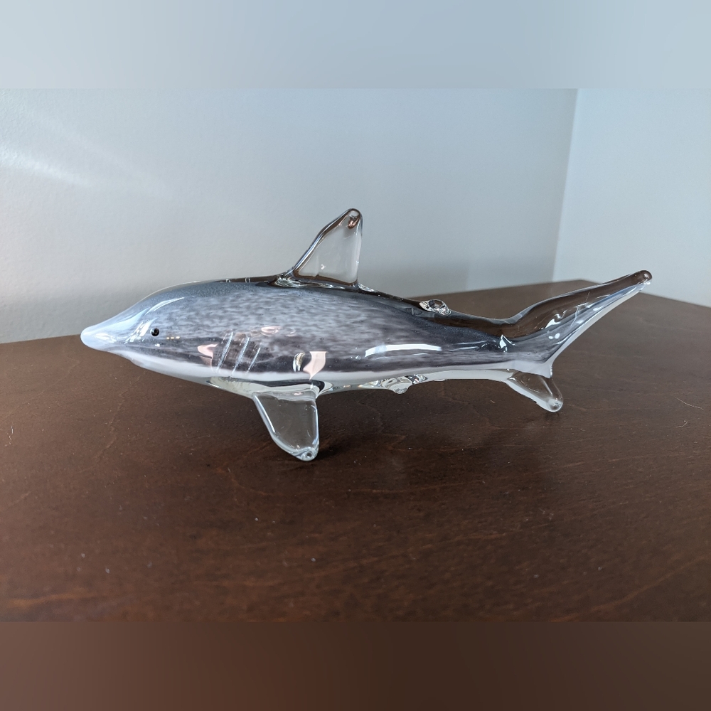 Dynasty Gallery Glass Shark Paperweight